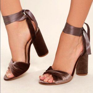 Steve Madden Clary-V heel